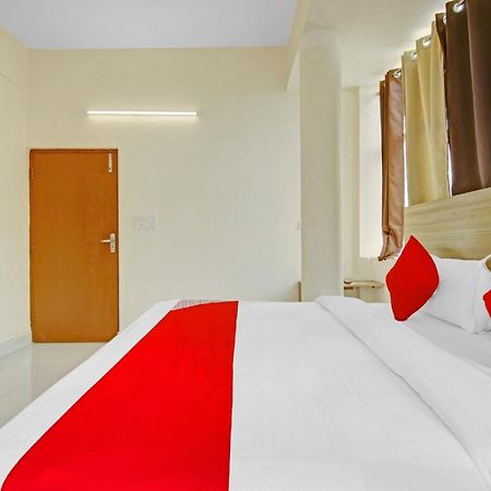Oyo Flagship 80772 Hotel The Grand Rdc Ghaziabad Exterior foto