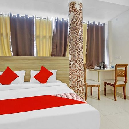 Oyo Flagship 80772 Hotel The Grand Rdc Ghaziabad Exterior foto