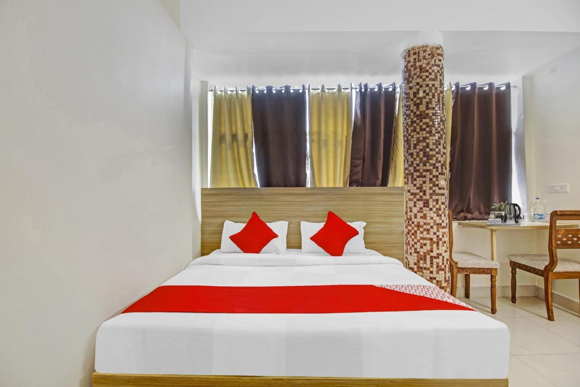 Oyo Flagship 80772 Hotel The Grand Rdc Ghaziabad Exterior foto
