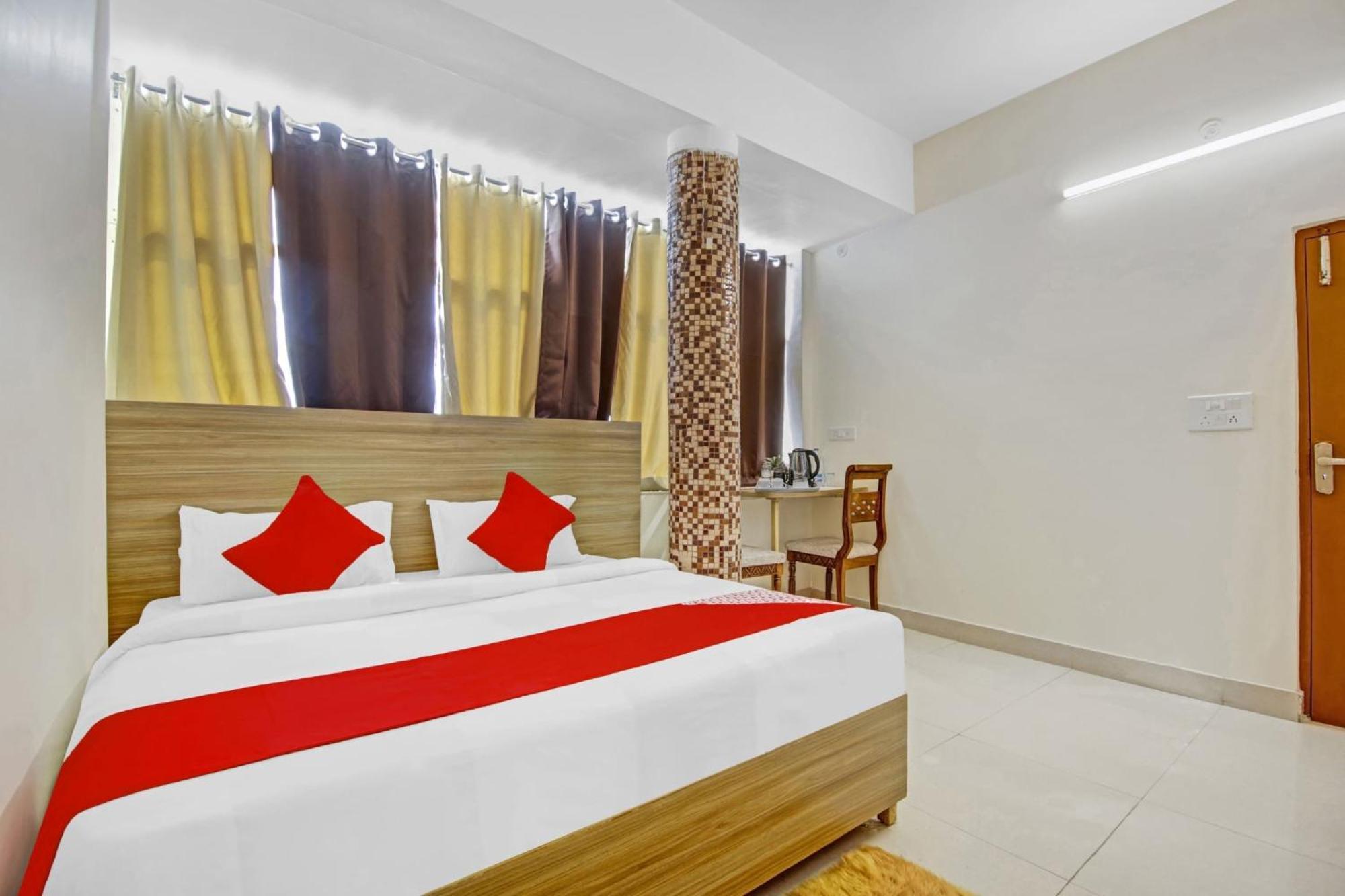 Oyo Flagship 80772 Hotel The Grand Rdc Ghaziabad Exterior foto