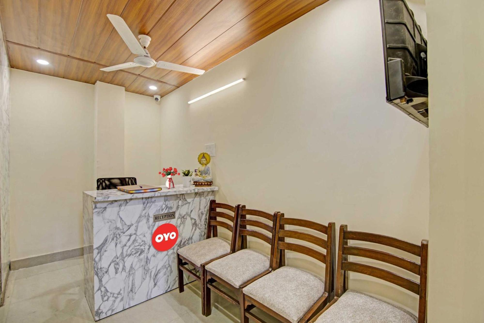 Oyo Flagship 80772 Hotel The Grand Rdc Ghaziabad Exterior foto