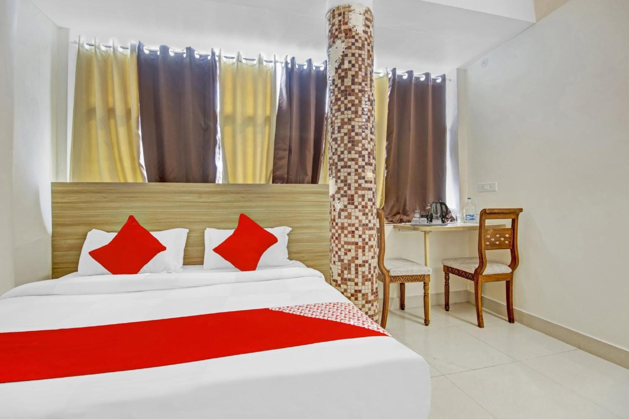 Oyo Flagship 80772 Hotel The Grand Rdc Ghaziabad Exterior foto